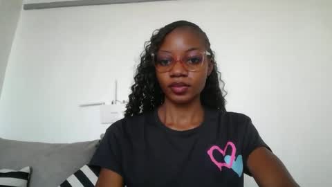 Snapshot of summerbuddy chatting on June 15, 4:58 am summerbuddy online show from June 15, 4:58 am