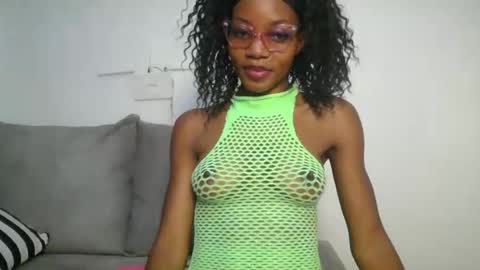 Snapshot of summerbuddy chatting on June 30, 8:54 pm summerbuddy online show from June 30, 8:54 pm