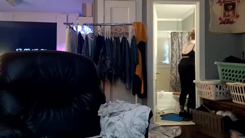 Snapshot of summerdivine69 chatting on September 12, 5:02 pm Summer Divine online show from September 12, 5:02 pm