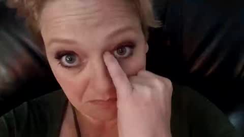 Snapshot of summerdivine69 chatting on November 1, 1:24 pm Summer Divine online show from November 1, 1:24 pm