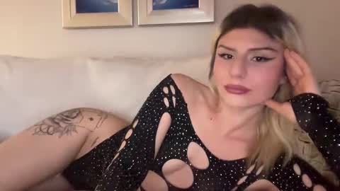Snapshot of sun_flower00 chatting on May 20, 8:15 pm Kate online show from May 20, 8:15 pm