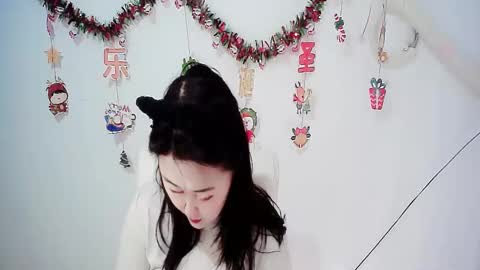 Snapshot of sun_yummy chatting on December 22, 5:12 am Lucis online show from December 22, 5:12 am