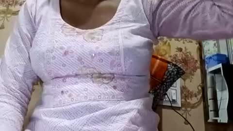sunali_jain03 online show from June 19, 7:34 am