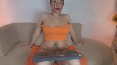 Aillyn Perez online show from April 20, 3:37 pm