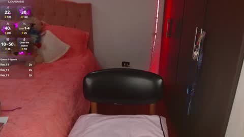 Snapshot of sunflower_dance chatting on January 7, 11:56 pm Jeraldine online show from January 7, 11:56 pm