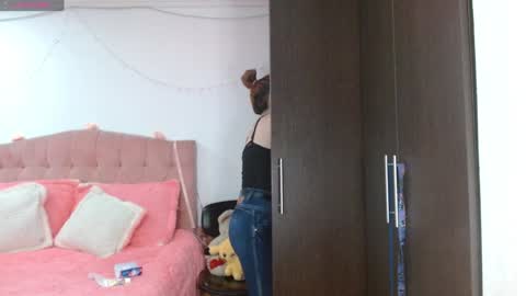 Snapshot of sunflower_dance chatting on January 25, 12:27 am Jeraldine online show from January 25, 12:27 am