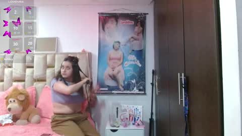 Snapshot of sunflower_dance chatting on October 16, 1:06 am Jeraldine online show from October 16, 1:06 am