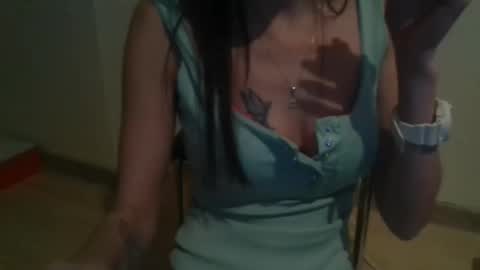 Snapshot of suni_bitch chatting on January 19, 3:27 pm suni online show from January 19, 3:27 pm