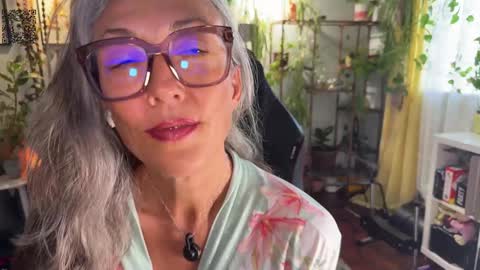 Snapshot of sunnie_dayz chatting on September 9, 5:34 pm Hi Im Sunnie - Next show Friday August 1 online show from September 9, 5:34 pm