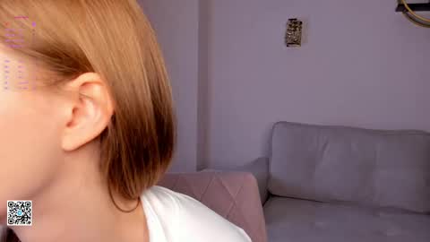 Lily online show from March 6, 4:38 pm