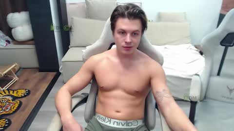 Alice and Sergey online show from December 4, 8:39 pm