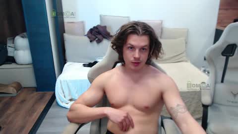 Snapshot of sunny1girl chatting on May 25, 12:11 pm Alice and Sergey online show from May 25, 12:11 pm