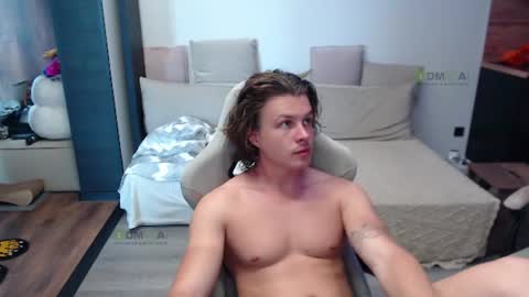 Snapshot of sunny1girl chatting on June 10, 8:24 am Alice and Sergey online show from June 10, 8:24 am