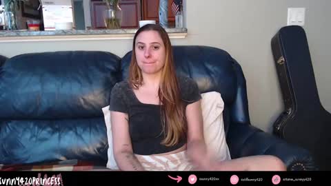 Snapshot of sunny420princess chatting on December 16, 1:22 pm Sunny420 online show from December 16, 1:22 pm