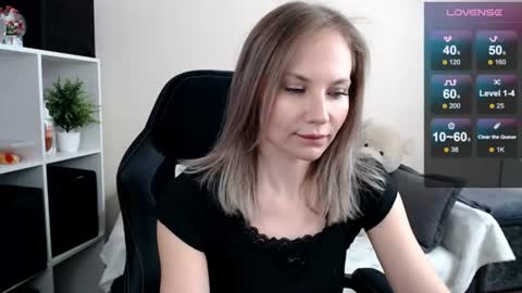 Snapshot of sunny_bunny6 chatting on June 27, 7:35 am Naomi online show from June 27, 7:35 am