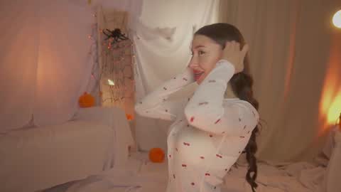 Maria online show from November 9, 10:19 pm