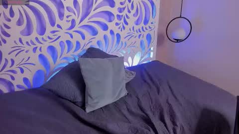 Maya online show from December 5, 6:44 am