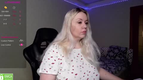 Snapshot of sunny_mood chatting on January 6, 7:02 pm sunny mood online show from January 6, 7:02 pm