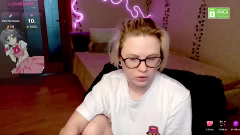 Snapshot of sunny_mood chatting on February 11, 7:54 am sunny mood online show from February 11, 7:54 am