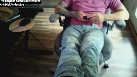 Snapshot of sunny_valentine chatting on May 6, 2:33 pm sunny valentine online show from May 6, 2:33 pm