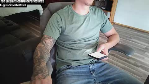 Snapshot of sunny_valentine chatting on May 29, 3:21 pm sunny valentine online show from May 29, 3:21 pm