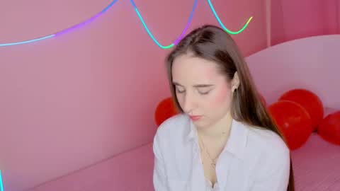 Snapshot of sunnybunnyy5 chatting on February 20, 6:26 am Liza online show from February 20, 6:26 am