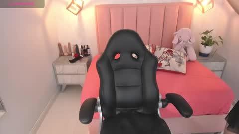  S U N N Y online show from December 4, 7:45 pm