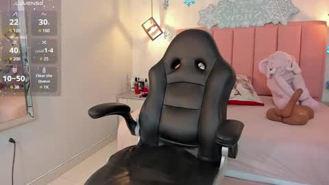  S U N N Y online show from December 14, 7:57 pm