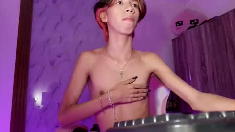 sunnyong online show from March 22, 6:00 pm