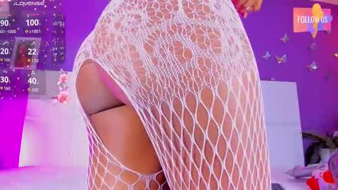 Snapshot of sunnypage chatting on September 11, 9:53 am online show from September 11, 9:53 am