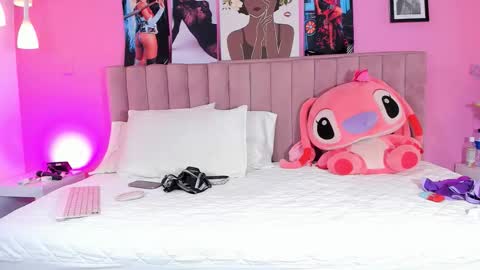 Snapshot of sunnypage chatting on October 18, 7:03 pm online show from October 18, 7:03 pm