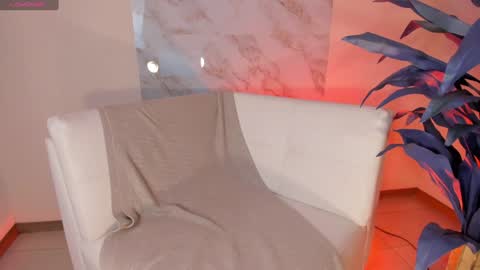 Snapshot of sunnyrivers_ chatting on January 2, 10:01 pm Sunny Rivers online show from January 2, 10:01 pm
