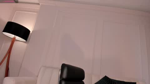 Snapshot of sunnyrivers_ chatting on January 21, 9:57 pm Sunny Rivers online show from January 21, 9:57 pm