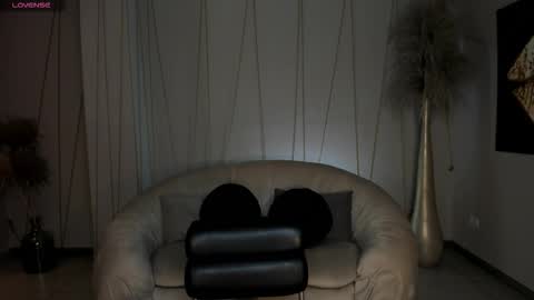 Snapshot of sunnyrivers_ chatting on September 16, 6:53 pm Sunny Rivers online show from September 16, 6:53 pm