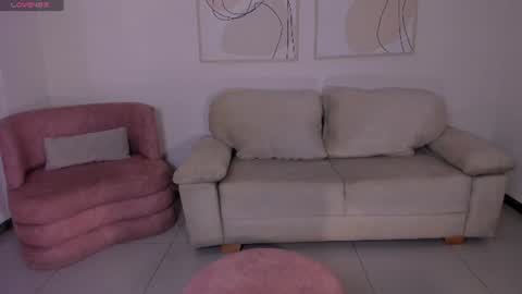 Snapshot of sunnyrivers_ chatting on June 21, 5:15 pm Sunny Rivers online show from June 21, 5:15 pm
