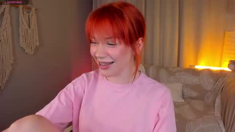 sunrisee_ online show from April 25, 4:59 pm