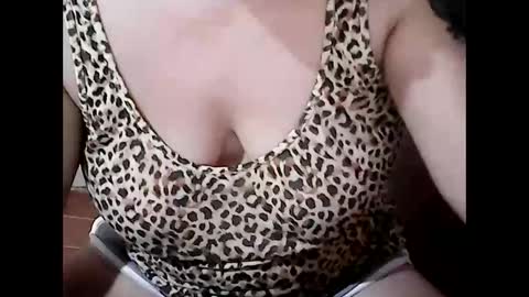 Snapshot of sunshine_38 chatting on March 2, 1:04 am sunshine_38 online show from March 2, 1:04 am