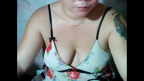 Snapshot of sunshine_38 chatting on October 22, 12:22 am sunshine_38 online show from October 22, 12:22 am