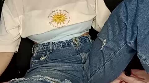 Annie online show from January 8, 10:48 pm