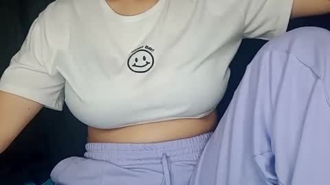 Annie online show from January 18, 11:33 pm