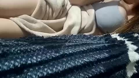 Annie online show from April 23, 10:58 am