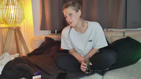 Ava online show from January 11, 11:13 pm