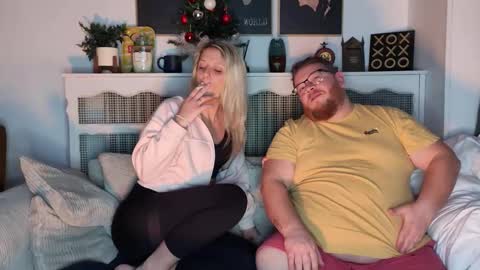 Ava online show from December 19, 11:45 pm