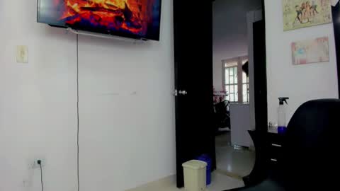 Snapshot of sunshine_uwu22 chatting on December 3, 9:34 pm Andrea Rodriguez online show from December 3, 9:34 pm