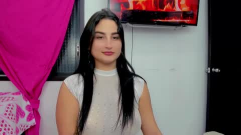 Snapshot of sunshine_uwu22 chatting on December 9, 6:57 pm Andrea Rodriguez online show from December 9, 6:57 pm