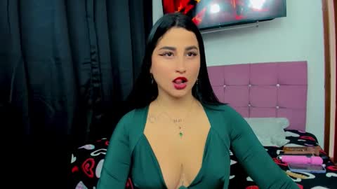 Snapshot of sunshine_uwu22 chatting on September 10, 7:03 pm Andrea Rodriguez online show from September 10, 7:03 pm