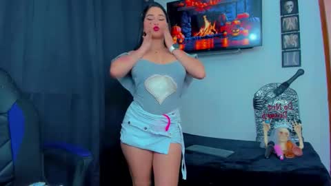 Snapshot of sunshine_uwu22 chatting on October 17, 6:32 pm Andrea Rodriguez online show from October 17, 6:32 pm