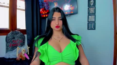 Snapshot of sunshine_uwu22 chatting on October 22, 6:51 pm Andrea Rodriguez online show from October 22, 6:51 pm