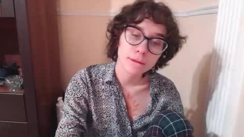 Hella online show from November 28, 4:31 pm