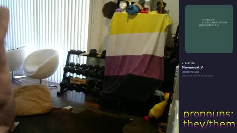 Snapshot of sunshinestreak chatting on June 1, 6:09 pm im not actually a man my pronouns are theythem online show from June 1, 6:09 pm